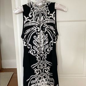 White House Black Market halter tie top size XS (black and off white)​​